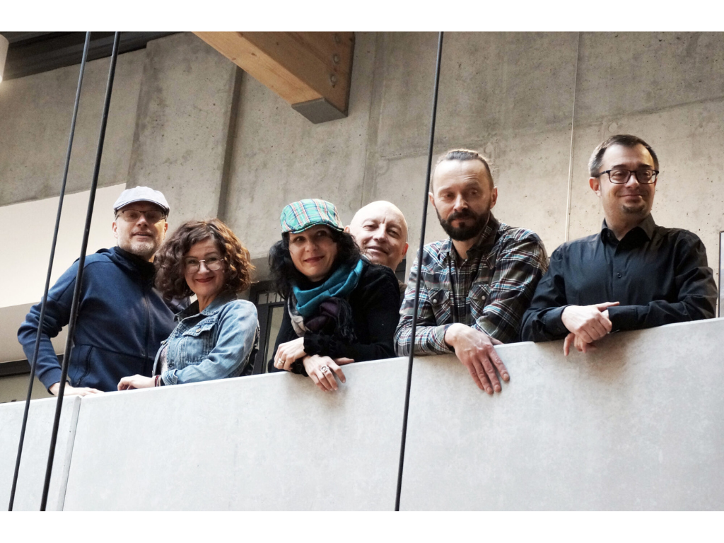 Fotografia przedstawia zesp&oacute;ł DAIR.