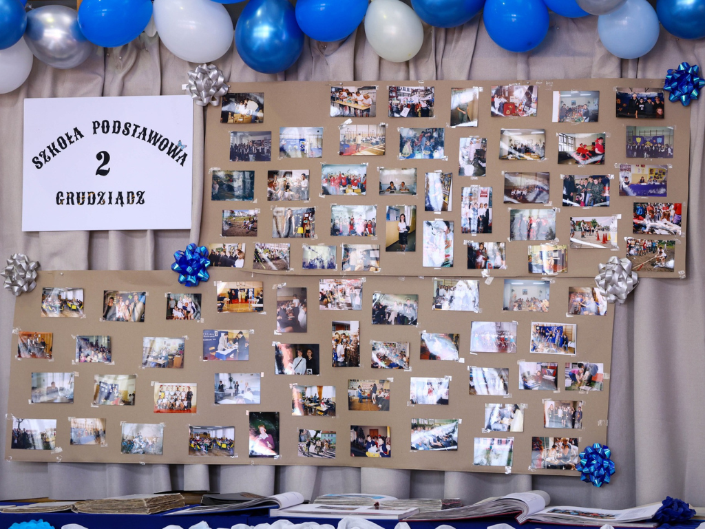 Fotografia przedstawia galerię zdjęć.