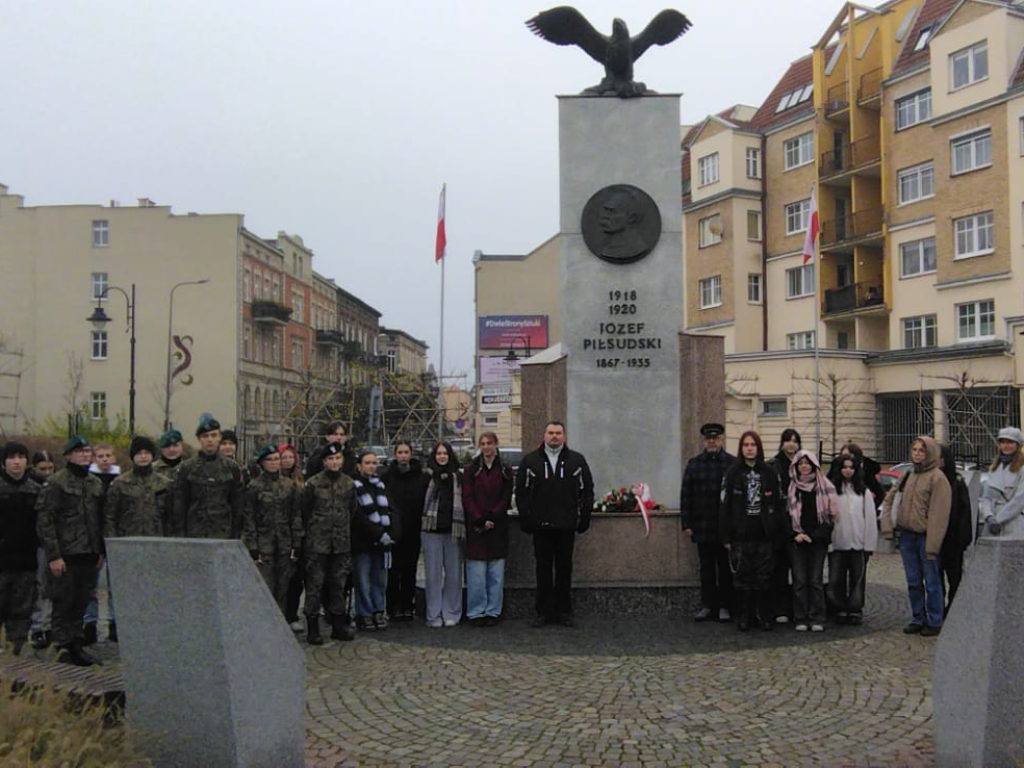 Fotografia przedstawia uczestników wydarzenia. 