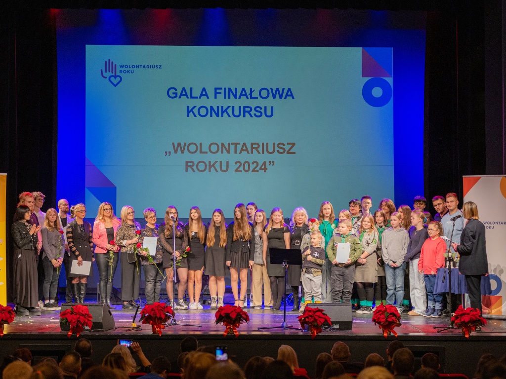 Fotografia przedstawia uczestników gali finałowej konkursu.