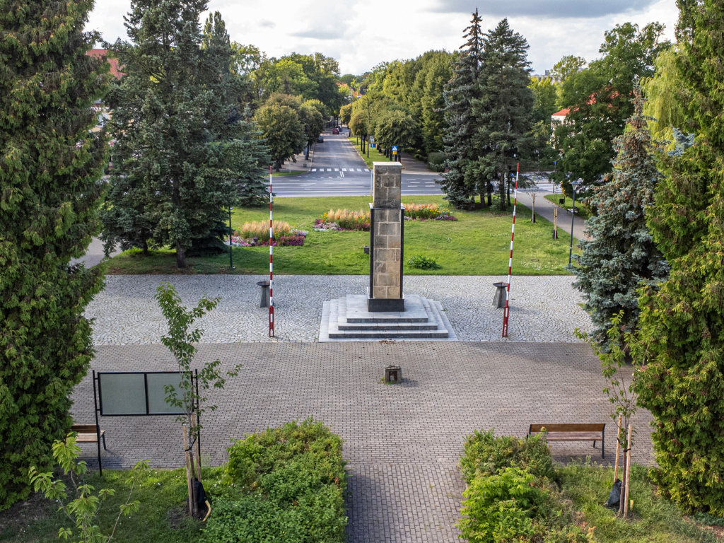 Fotografia przedstawia pomnik 10 Pomordowanych w Grudziądzu.