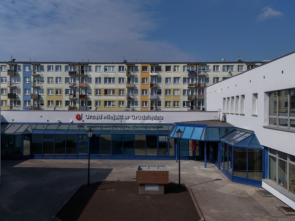 Fotografia przedstawia nowy budynek Urzedu Miejskiego.